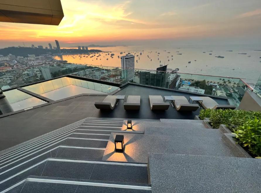 The Edge Central Pattaya Seaview With Infinity Pool & Free Netflix ภายนอก รูปภาพ